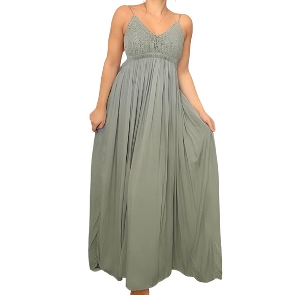 Windsor Dresses & Skirts - ✨Windsor Sage Green Flowy Maxi Dress XS✨